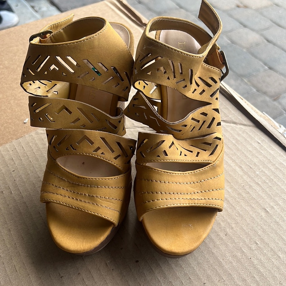 Bella Vita Wedges